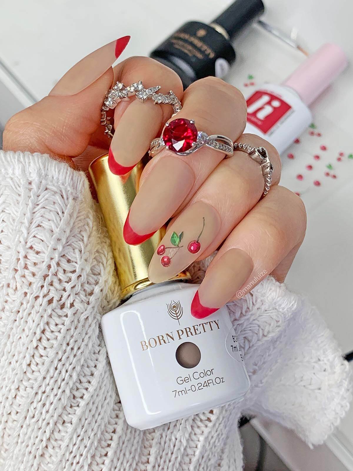 unhas vermelhas decoradas