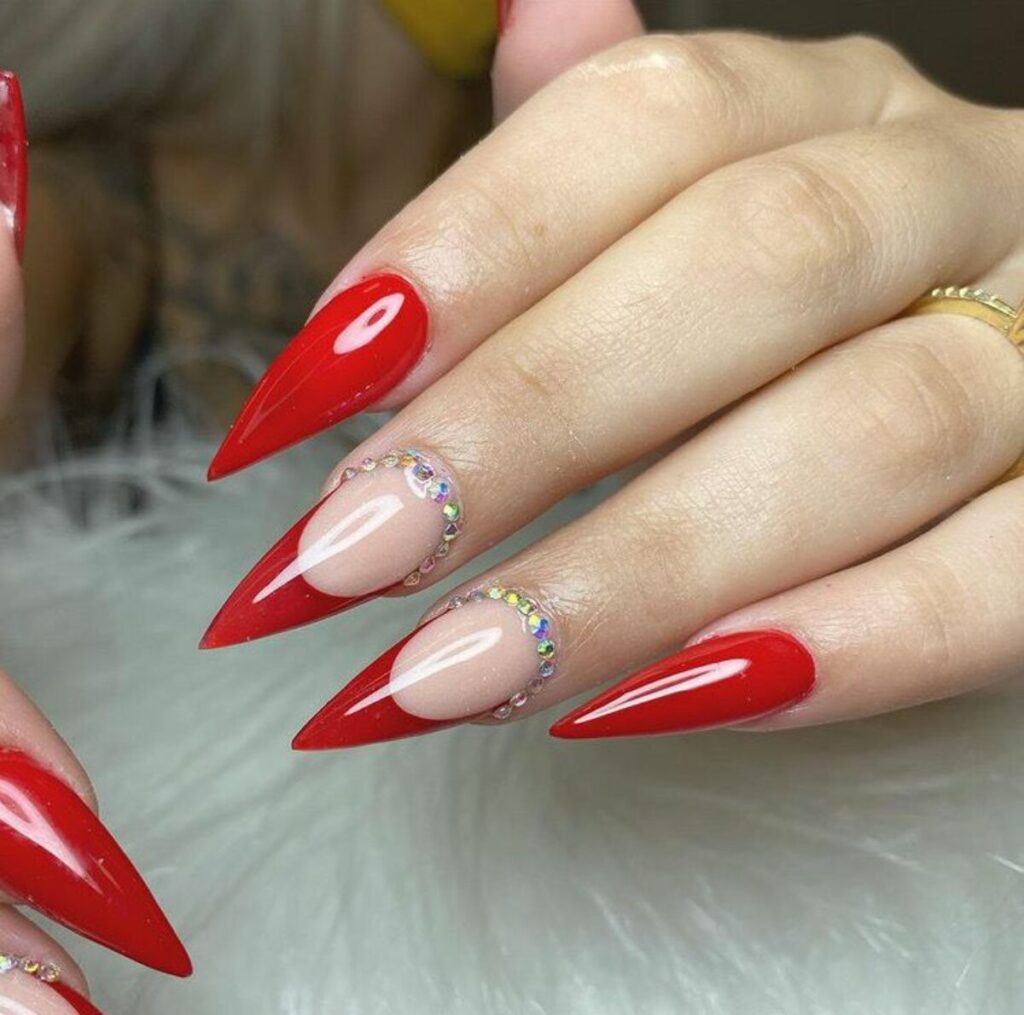unhas vermelhas decoradas