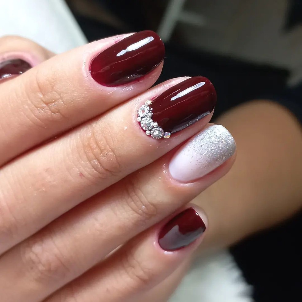 melhor esmalte vinho para pele negra