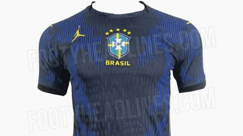 uniforme de futebol azul e preto