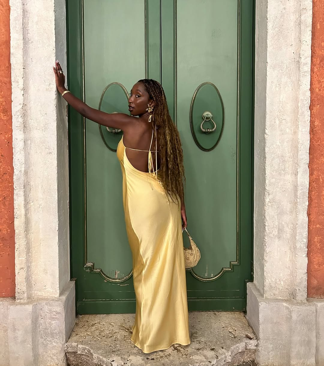 A importância da NR-24 na instalação de vestiários corporativos