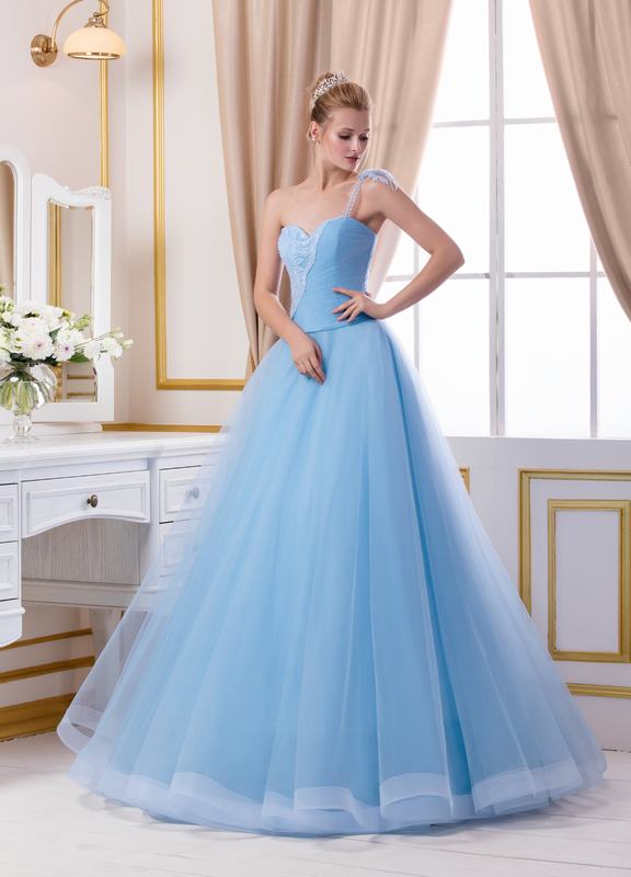 vestido debutante azul claro