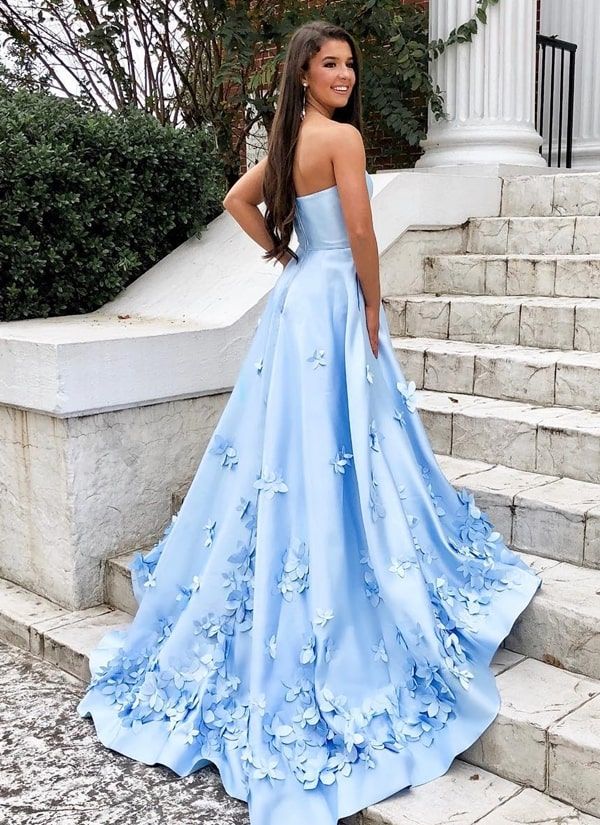 vestido de princesa azul claro