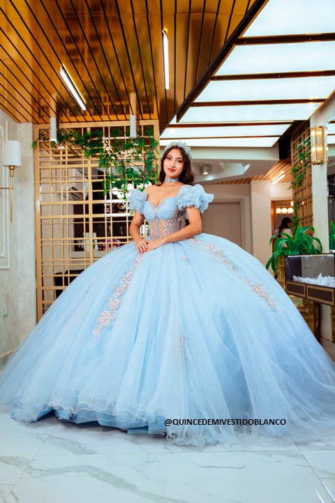 vestido longo azul claro para festa
