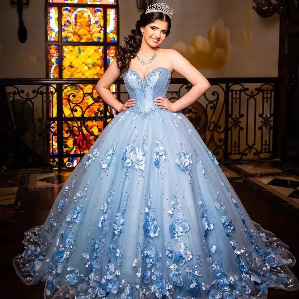 vestido de 15 anos azul claro minimalista