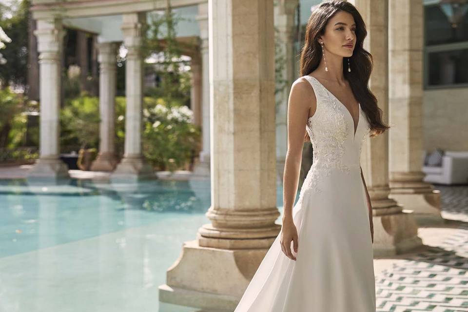 Vestido de noiva civil com decote quadrado