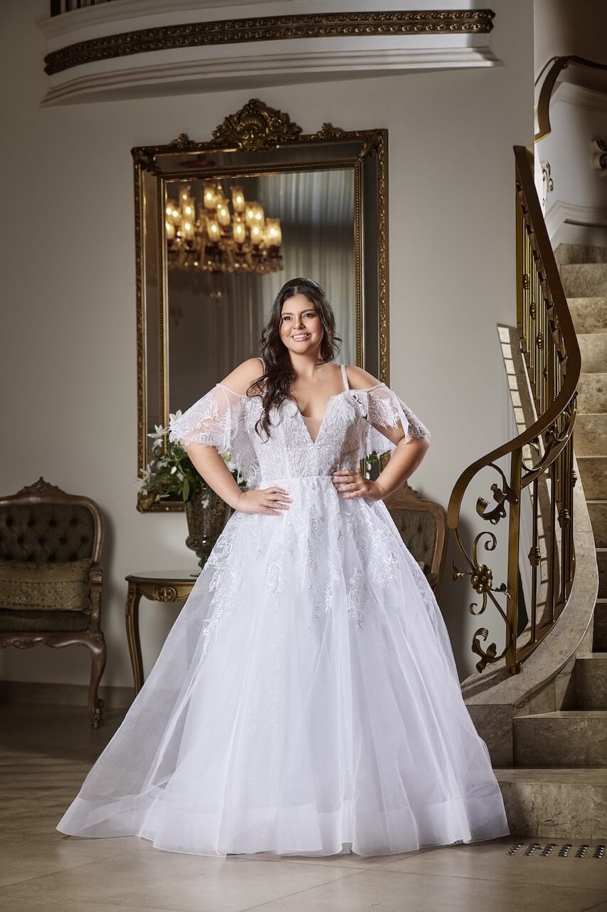 vestido de noiva plus size com fenda