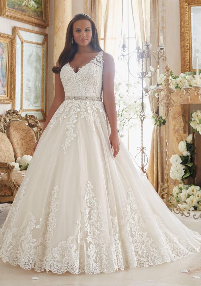 vestido de noiva plus size com cauda