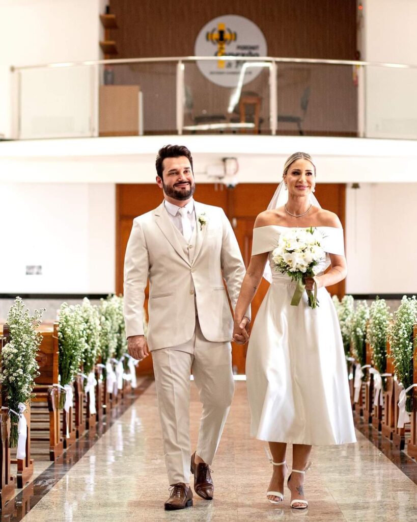 vestido de noiva simples e elegante minimalista