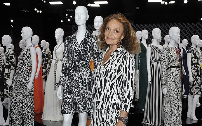 vestido envelope diane von furstenberg estampado floral