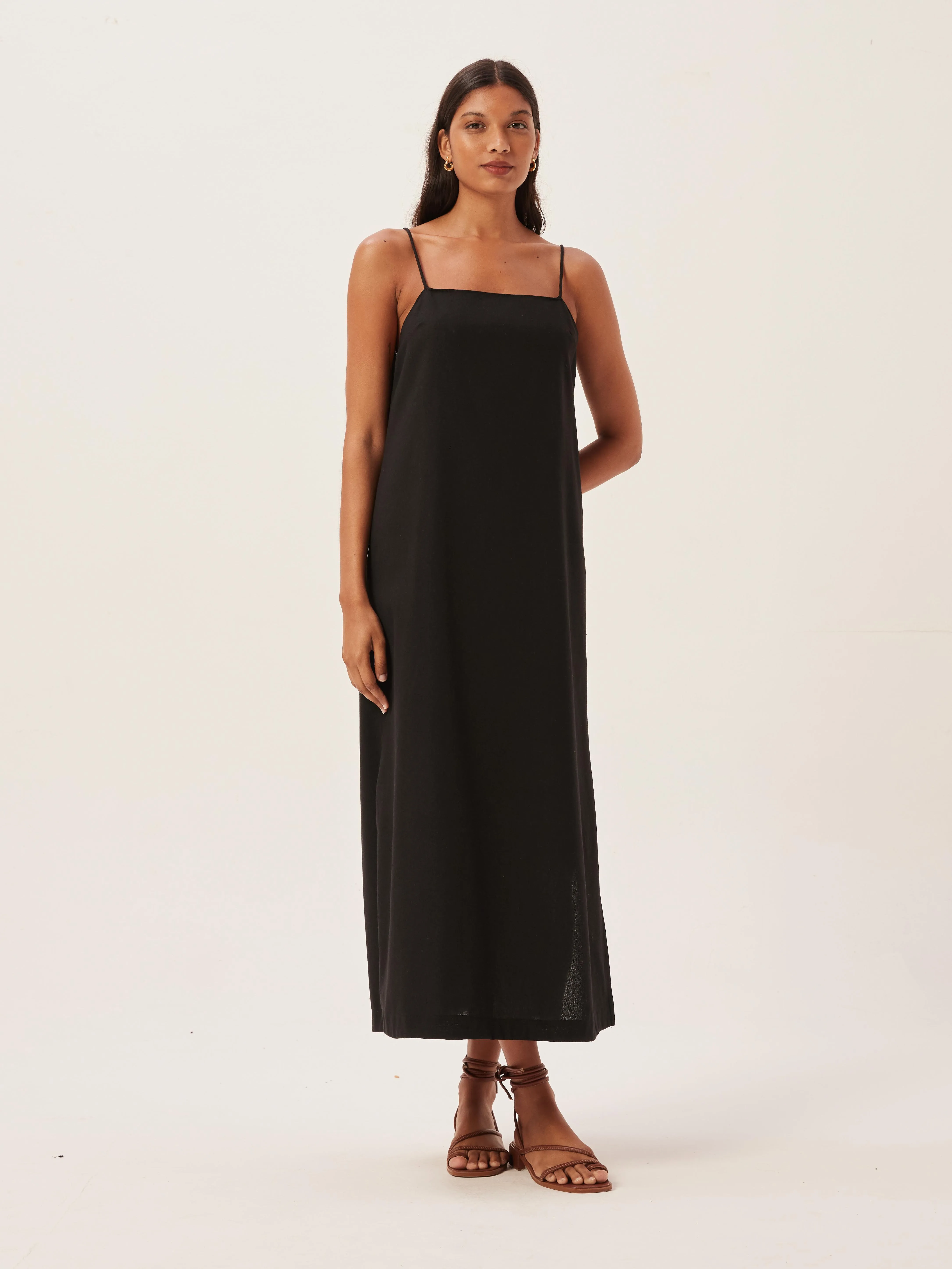 vestido de linho minimalista