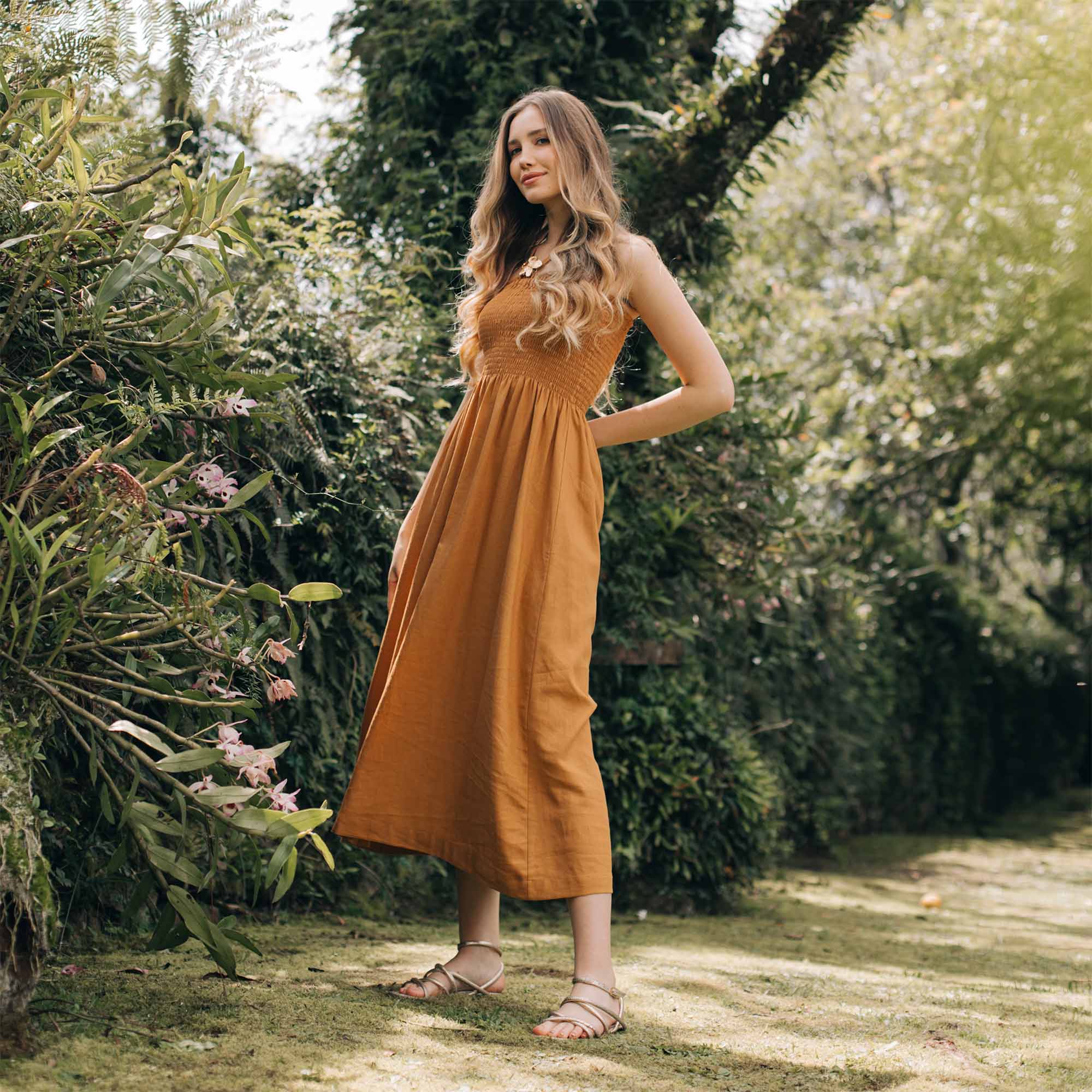 vestido linho com fenda