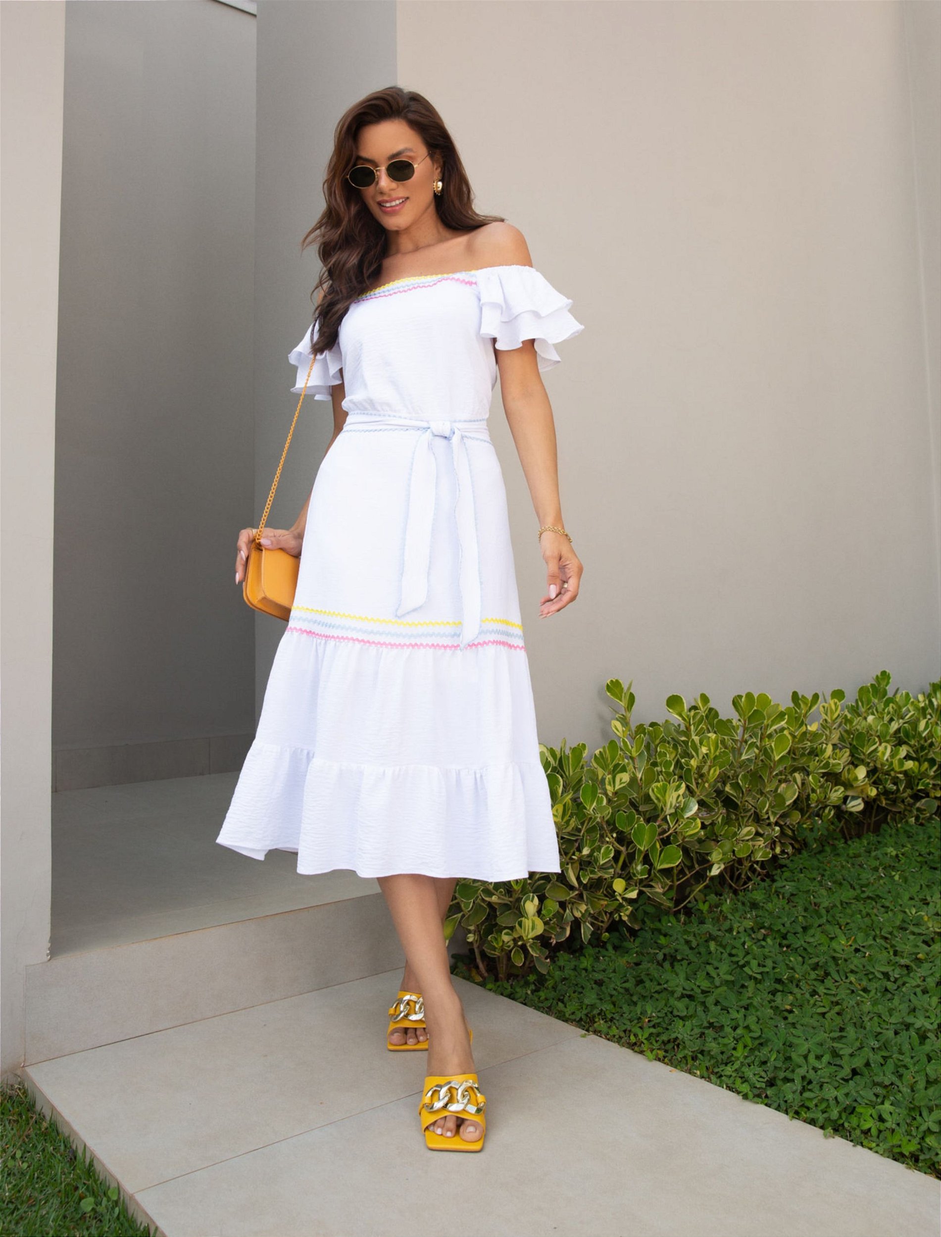 vestido midi branco justo