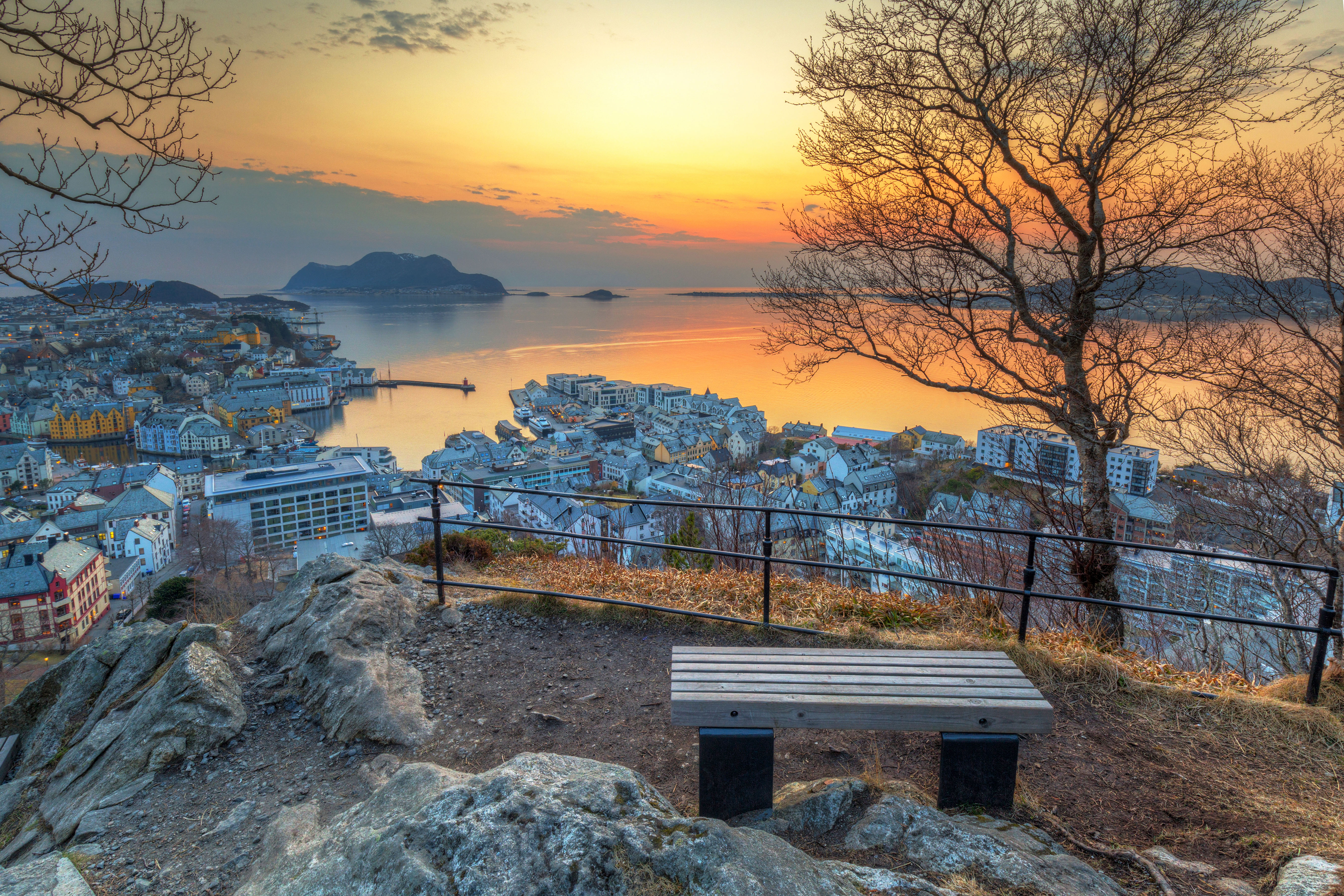 Viagem para a Noruega ver o sol da meia noite