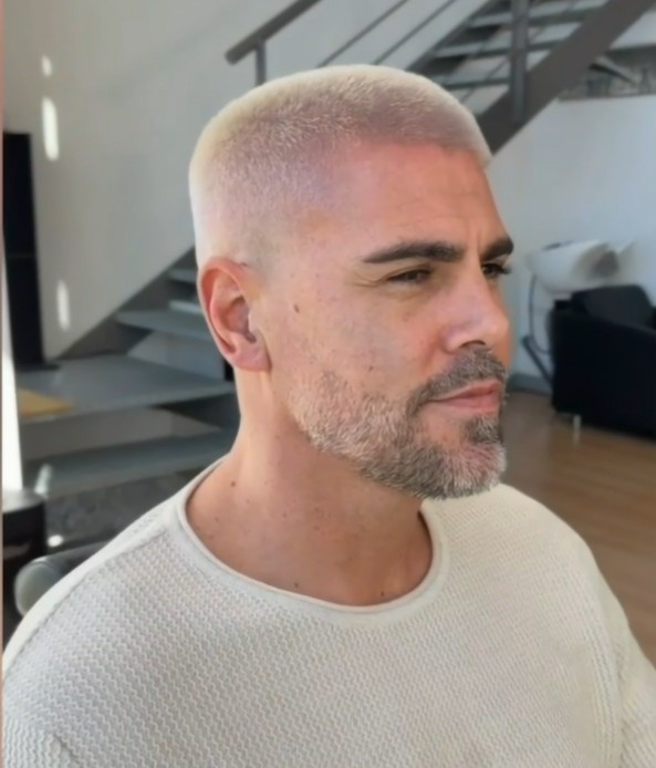 victor valdes com cabelo