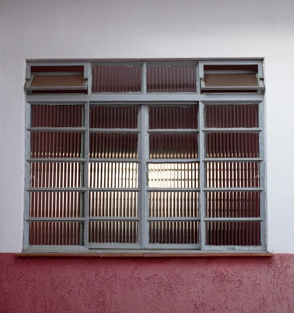 Guia Completo: Como Usar Vidro Canelado em Portas de Armários de Cozinha