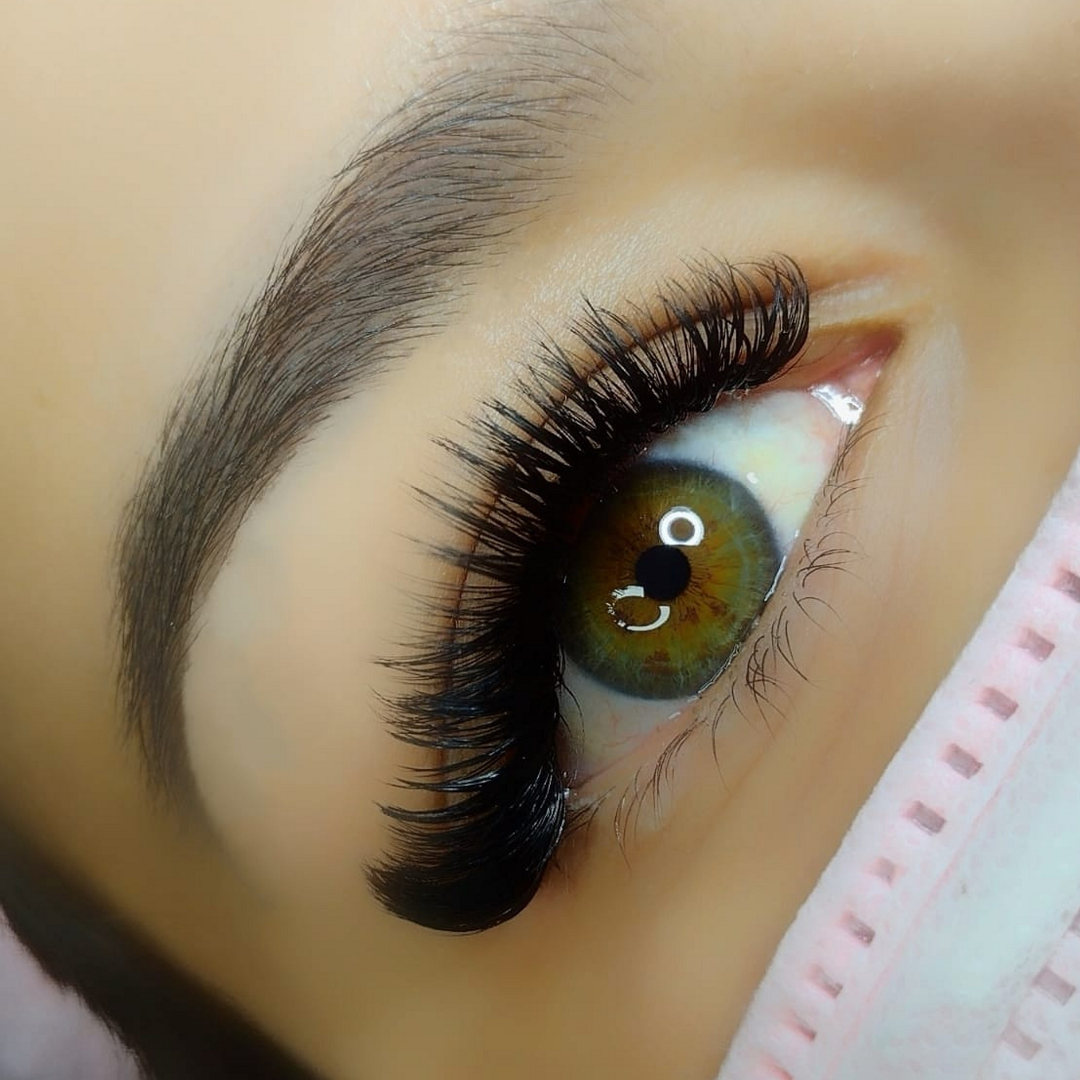 1. Volume Híbrido vs. Volume Russo: Qual a Diferença?
2. Guia Completo: Como Cuidar das Suas Extensões de Cílios Híbridos
3. Os Benefícios Surpreendentes do Volume Híbrido para o Seu Olhar
4. Volume Híbrido: O Guia Definitivo para Iniciantes
5. Erros Comuns ao Fazer Volume Híbrido e Como Evitá-los