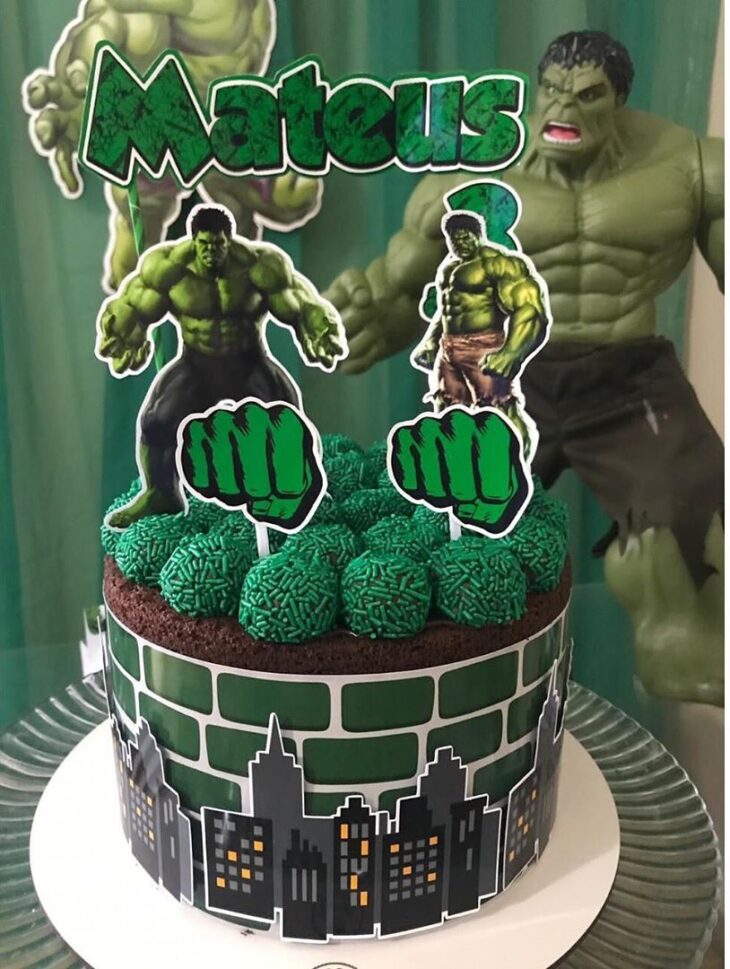 ideias bolo 5 anos hulk