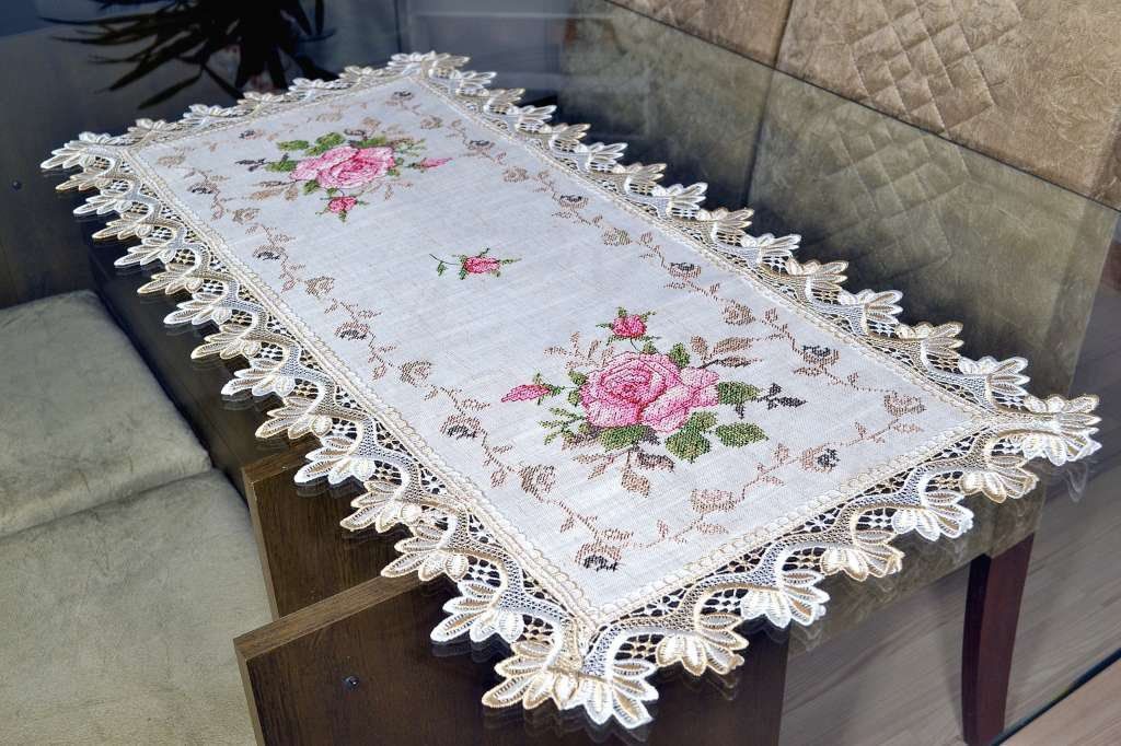 como fazer caminho de mesa ponto cruz