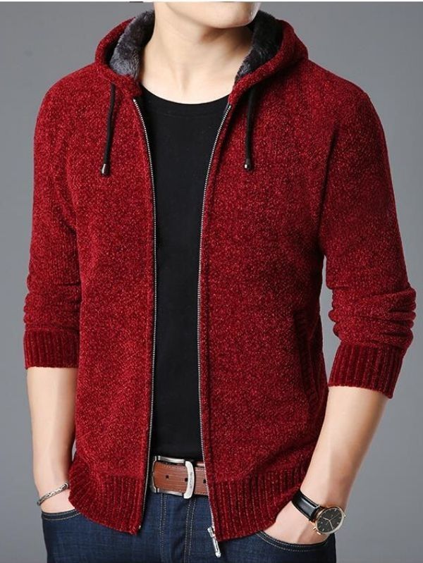 casaco vermelho com jeans