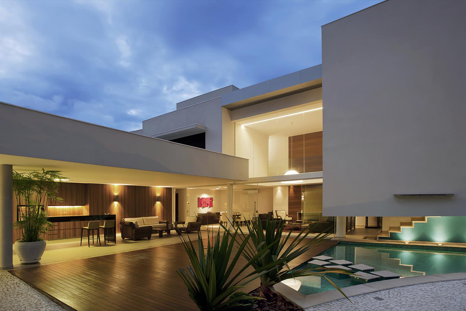 casas modernas com área de lazer na frente