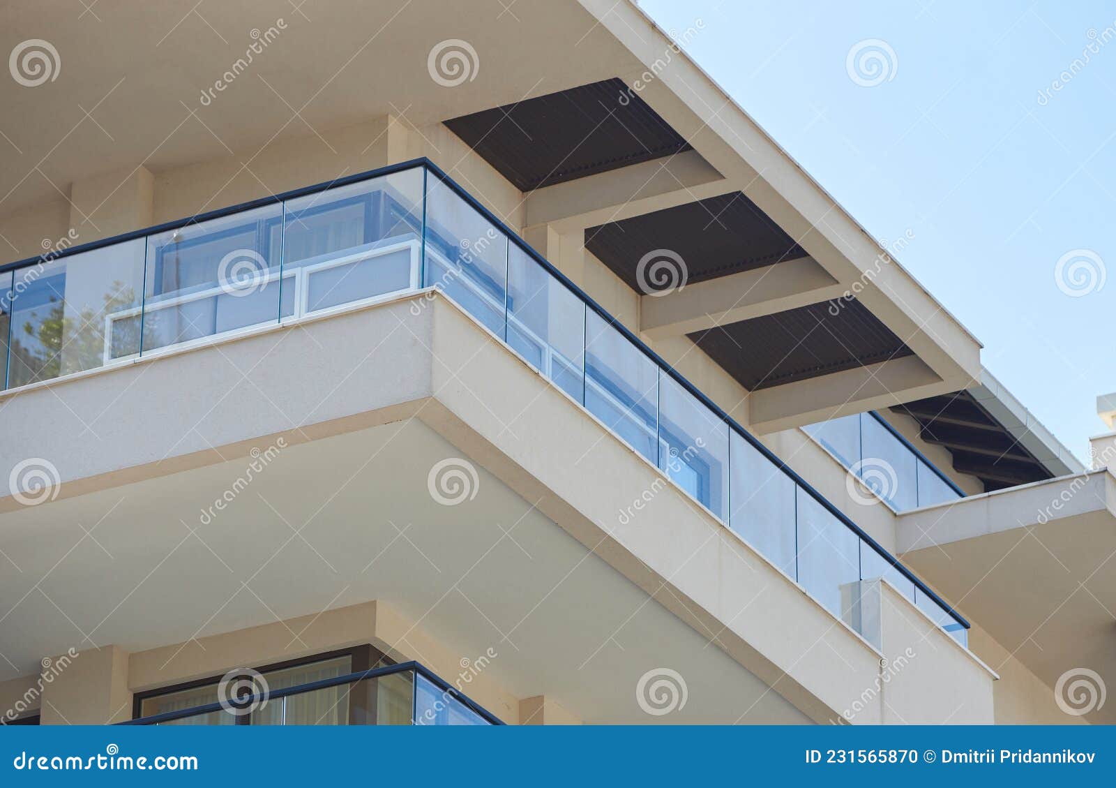 fachada com gradil