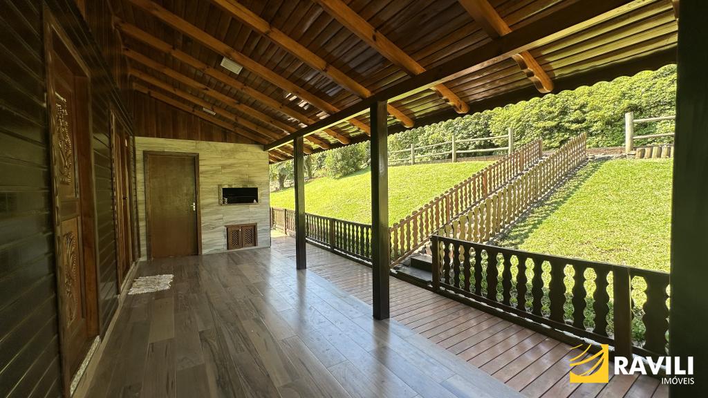 casa de campo com varanda