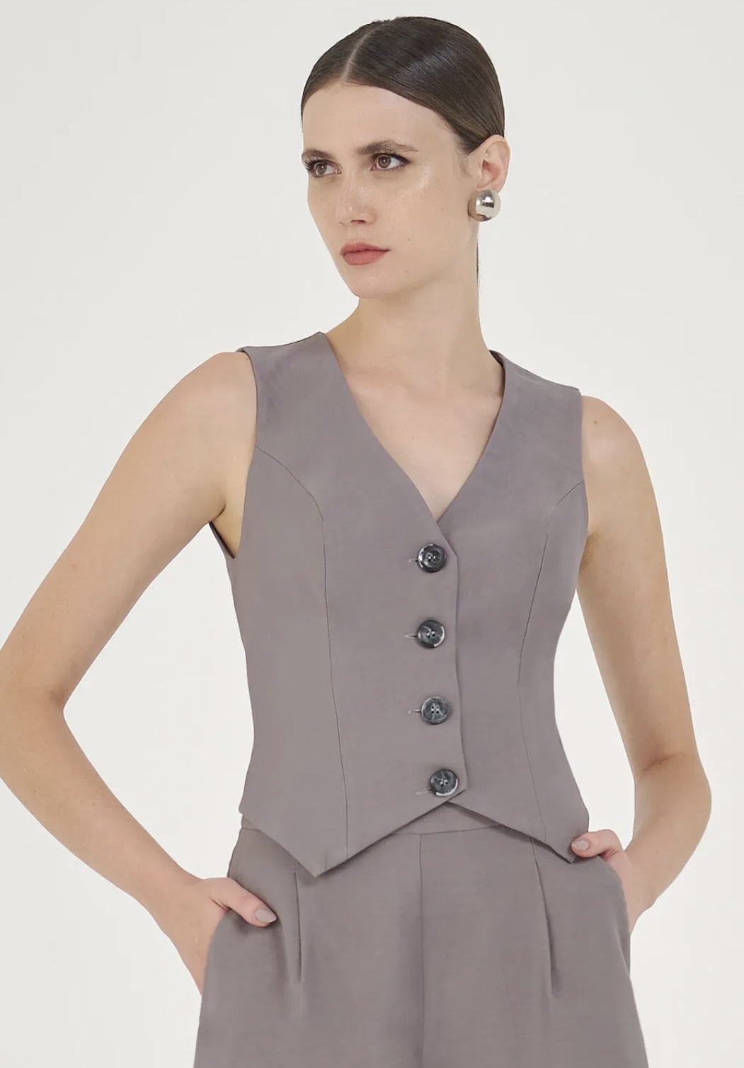 looks com colete alfaiataria