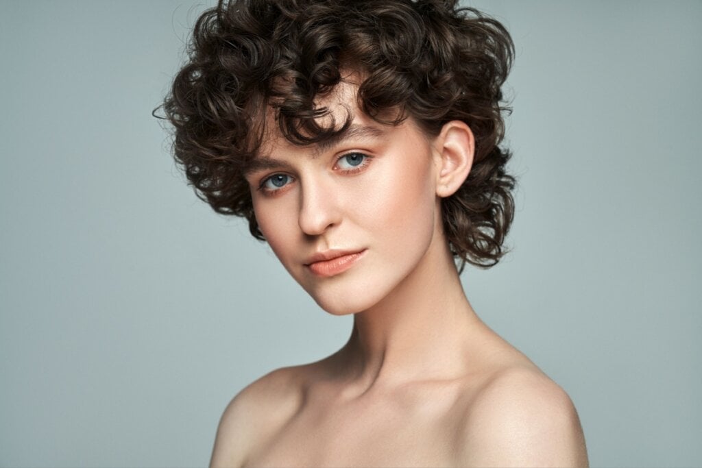 volume wolf cut cabelo ondulado