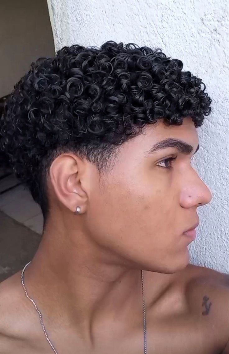 melhores cortes de cabelo cacheado masculino