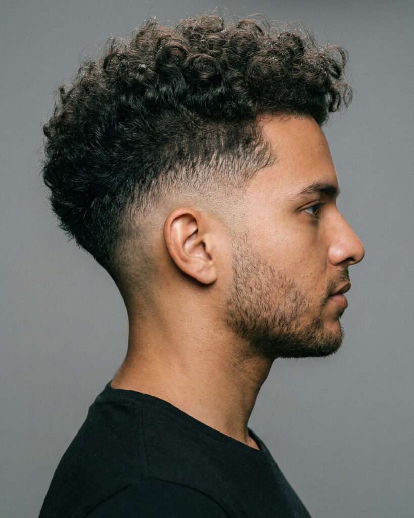 estilos de corte para cabelo cacheado homem