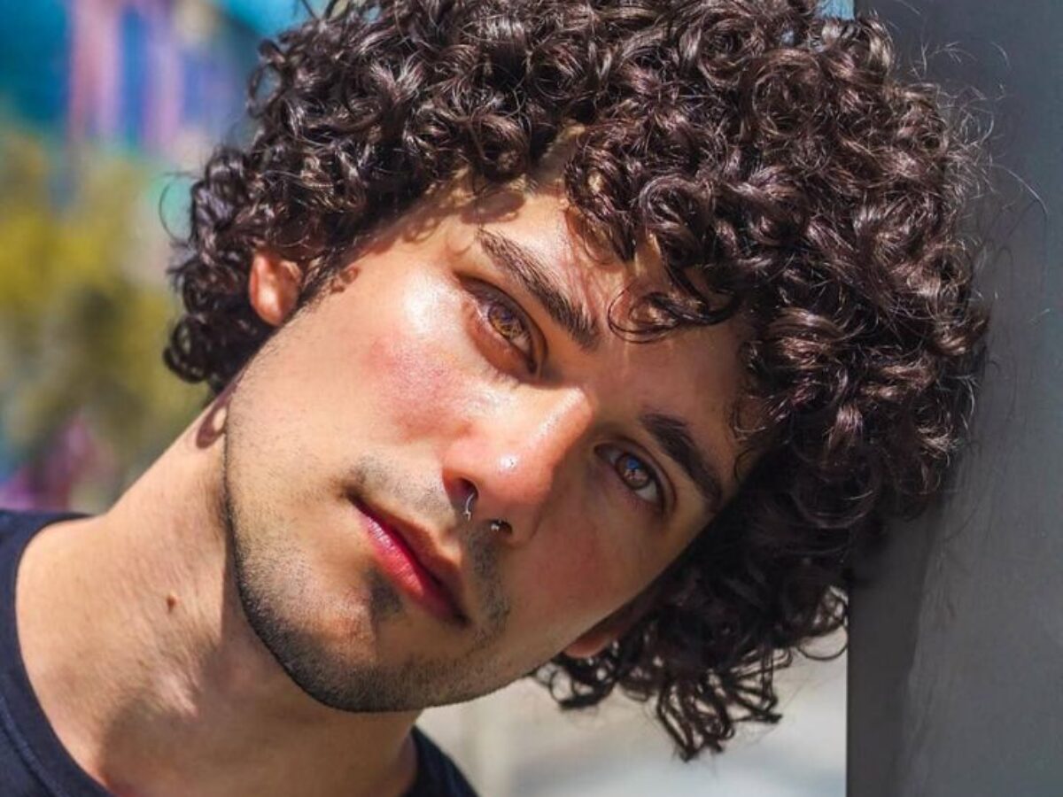 corte masculino cacheado baixa manutenção