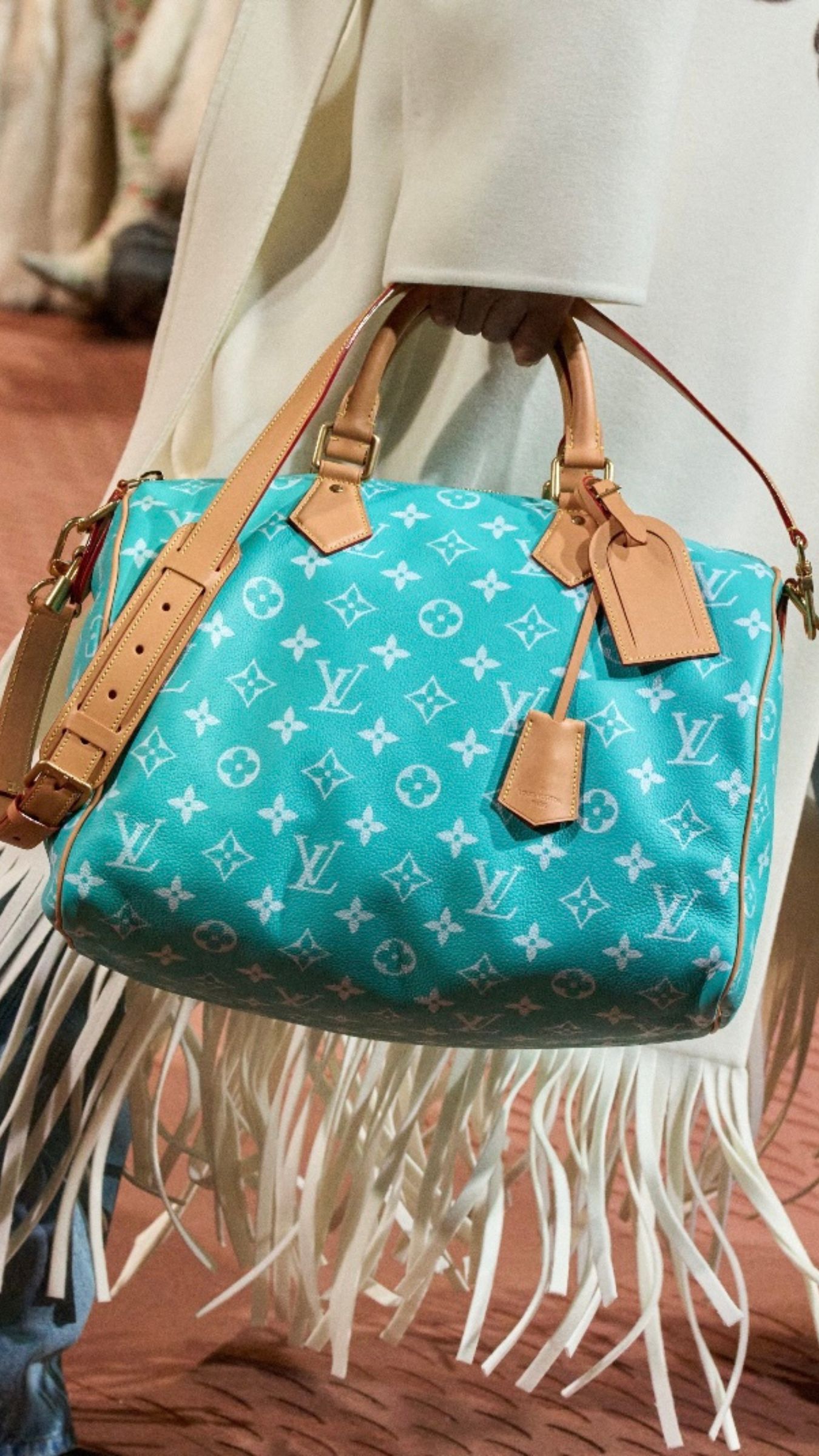 ecobags com alças de cores diferentes