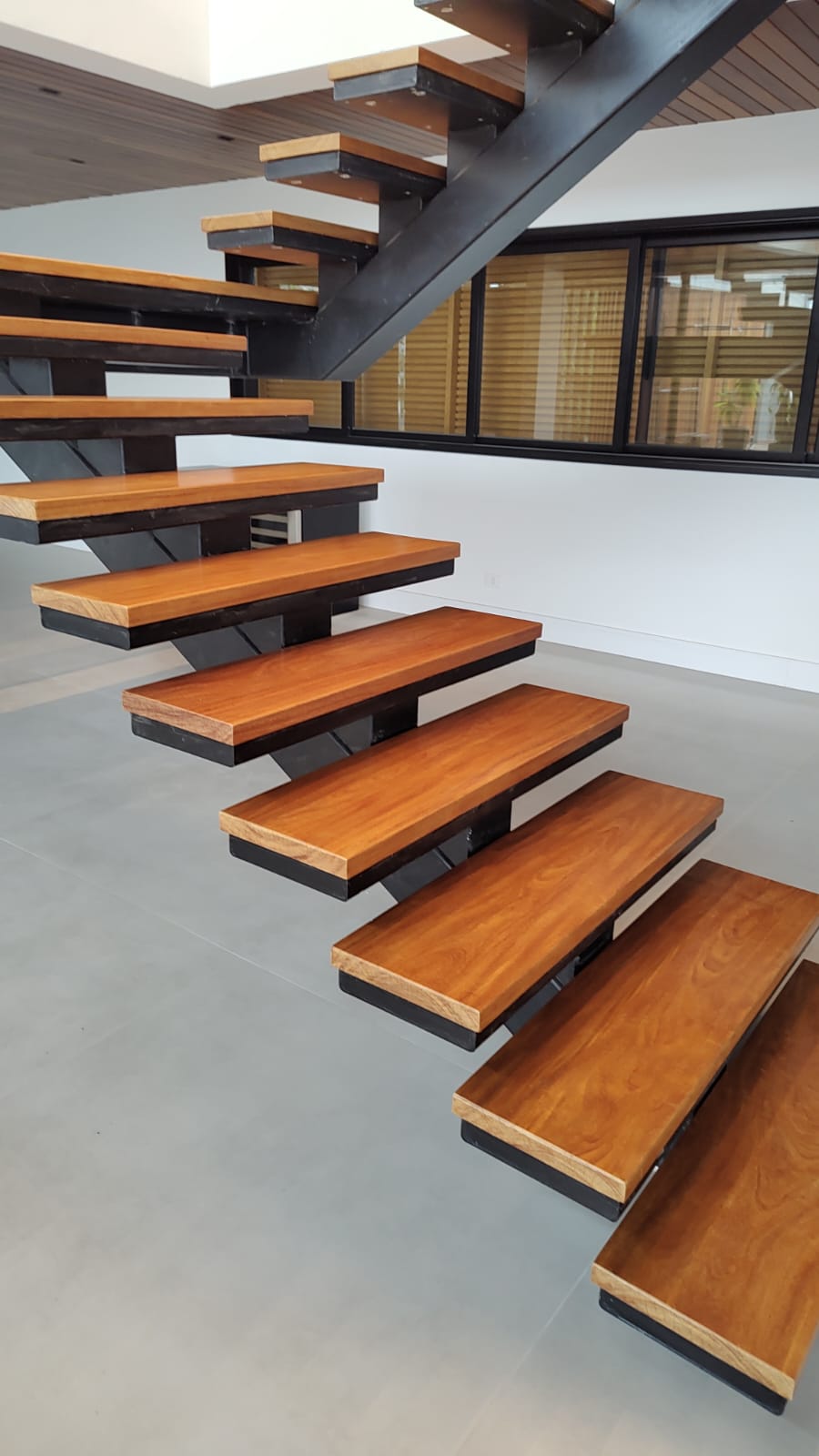 escada de madeira para decoração