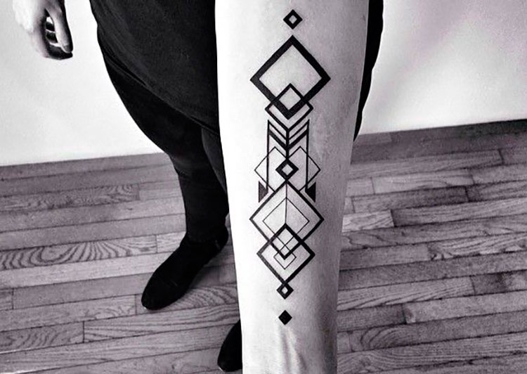 tatuagem minimalista masculina