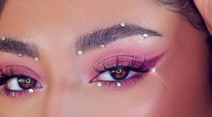 maquiagem com glitter e strass