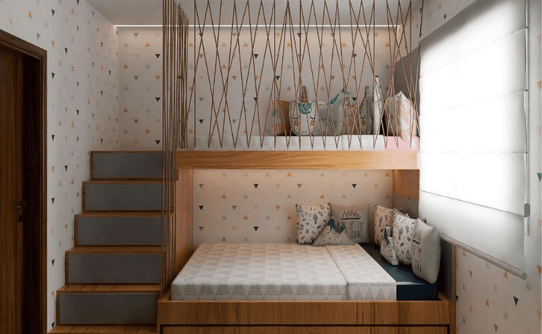 quarto com mezanino e escada