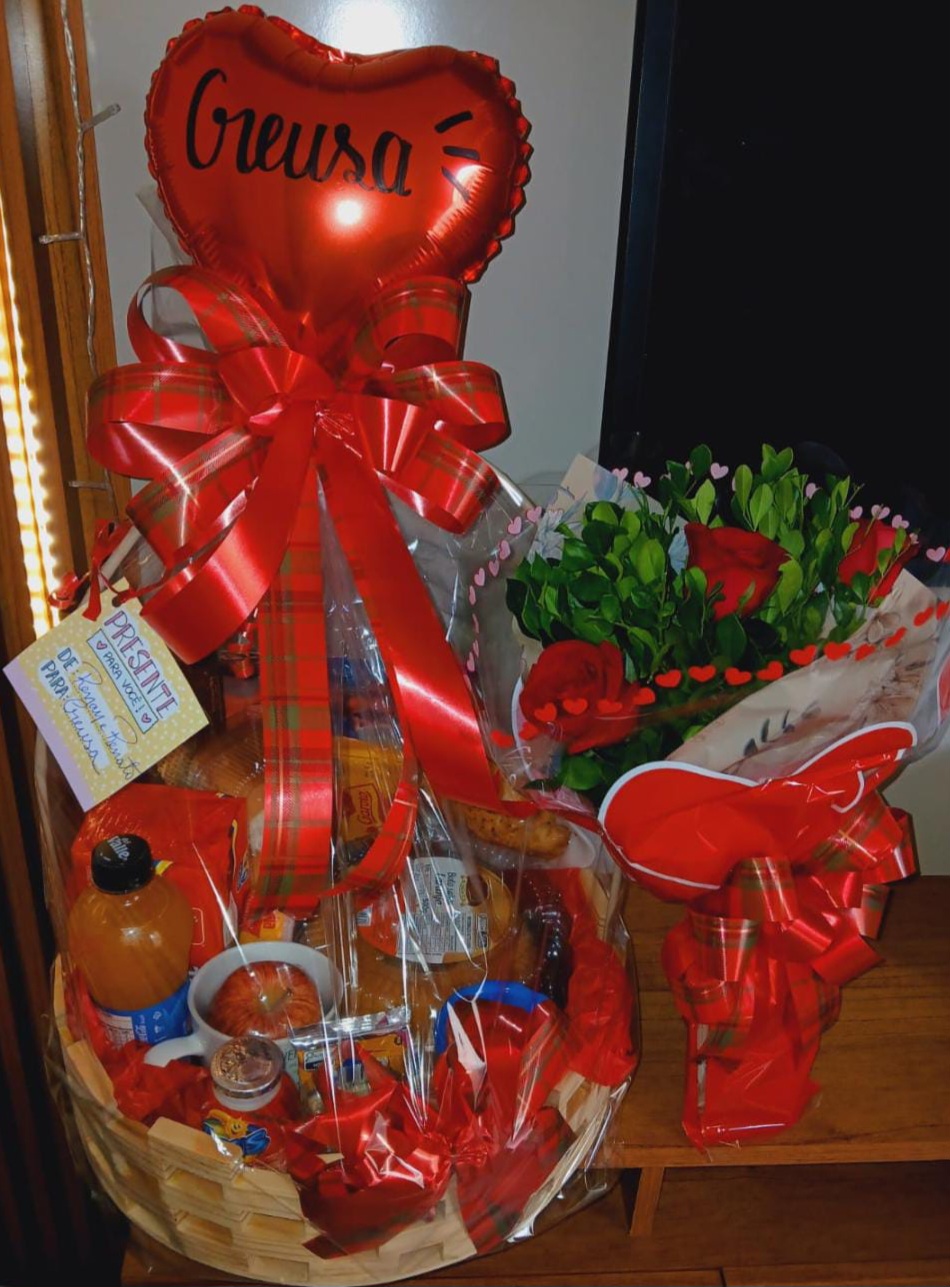 modelos de cesta de aniversário para mulheres