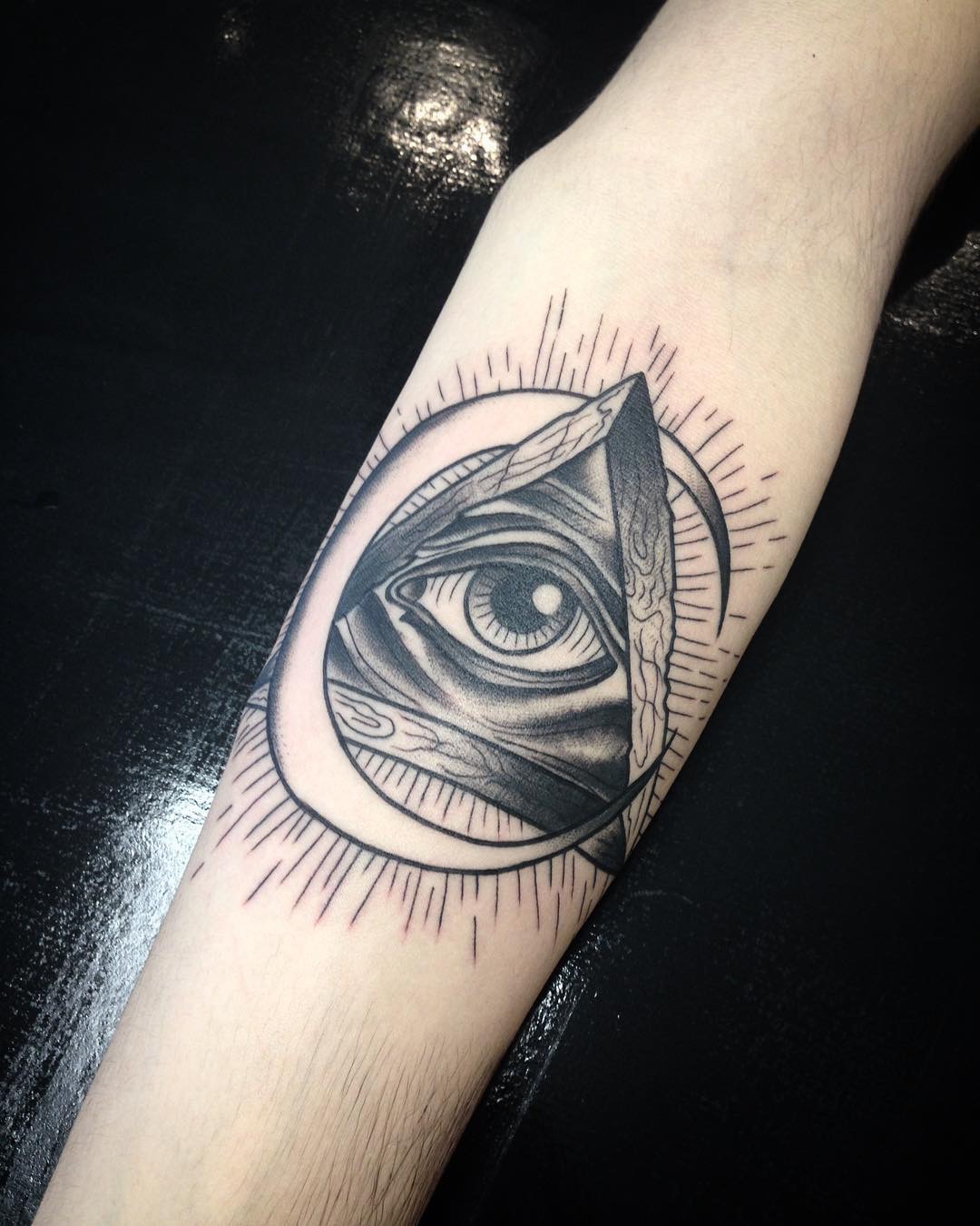 olho que tudo vê Illuminati tatuagem