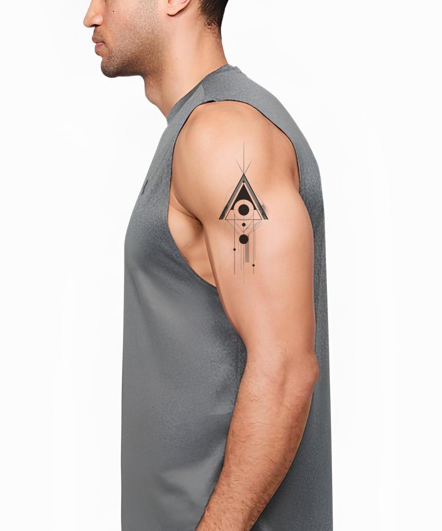 tatuagem olho com triângulo