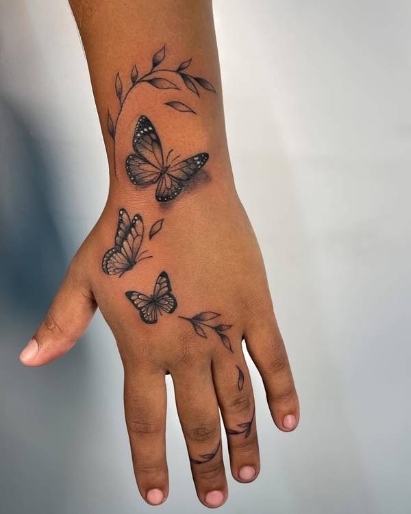 tatuagem borboleta redes sociais polêmica