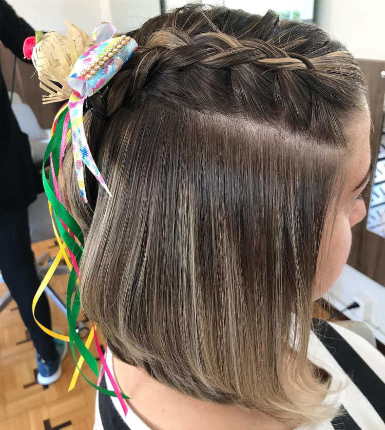 penteado junino para cabelo cacheado