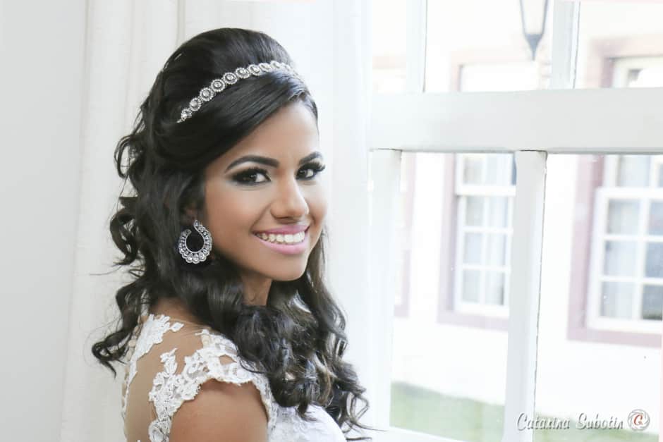 inspiração penteado noiva semi preso tiara