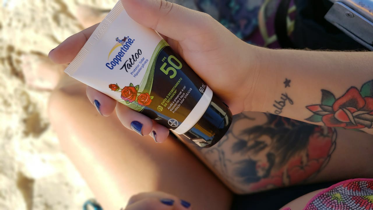 proteger tatuagem do sol