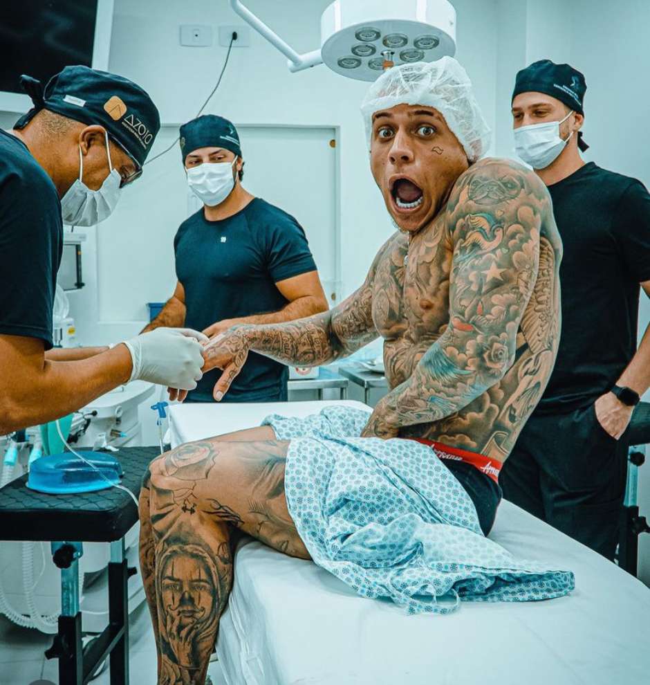 tatuagem espírito santo menor