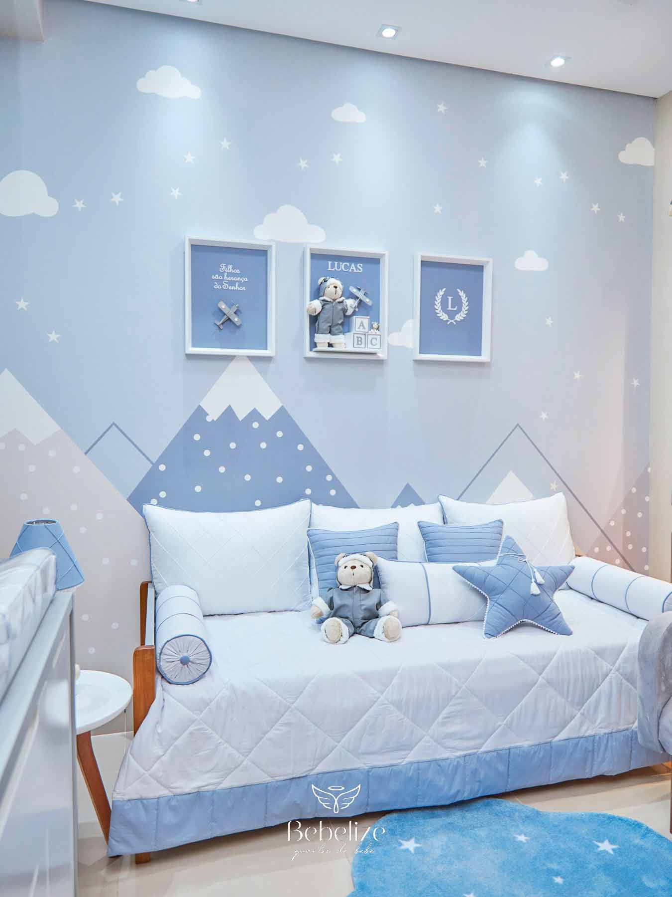 quarto de bebê azul e cinza