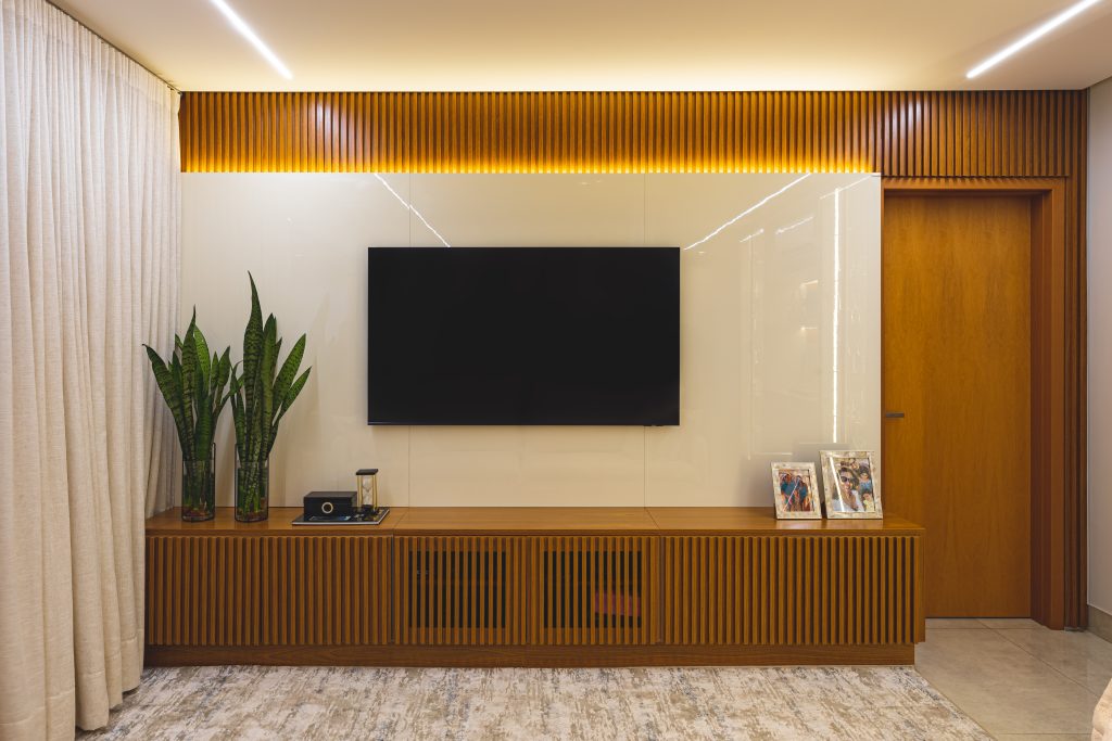 painel com rack planejado