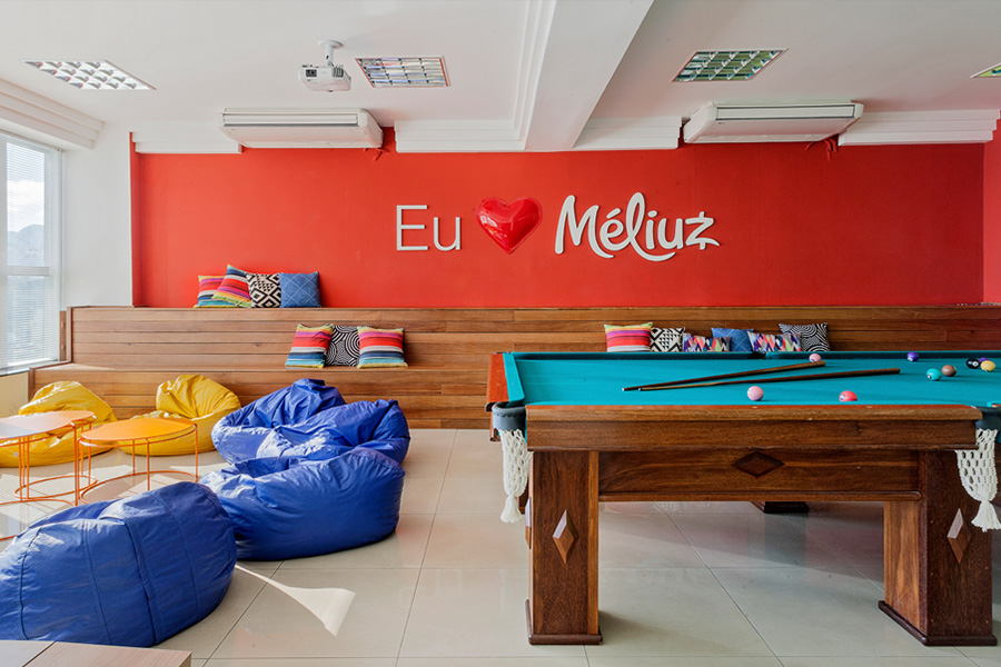 espaço de descanso para escritório pequeno