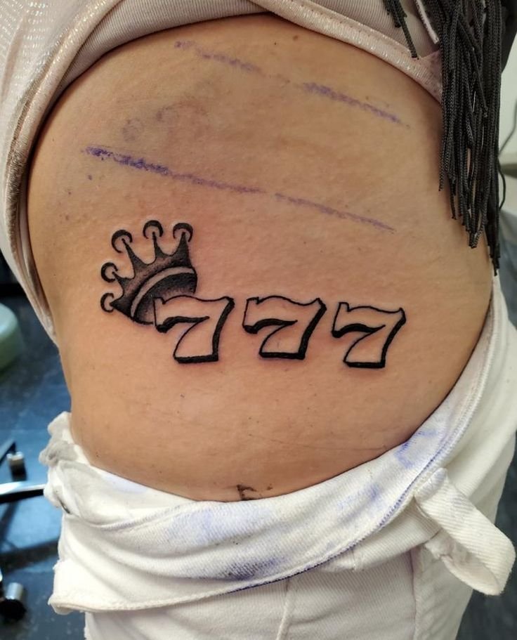 tatuagem 777 coroa