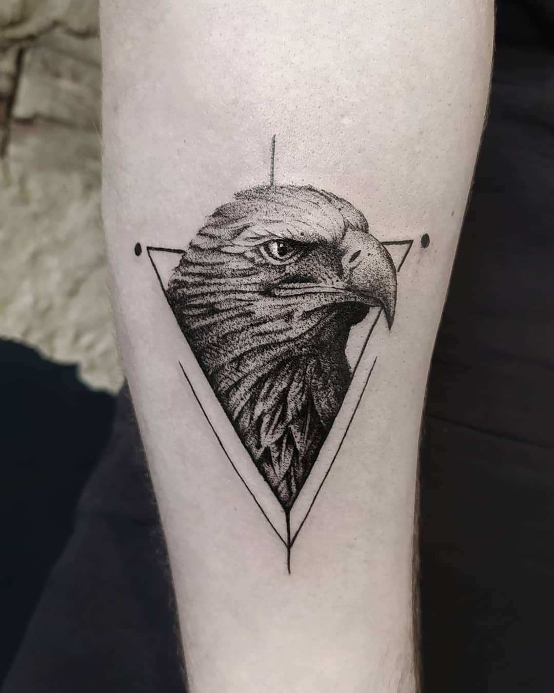 tatuagem de águia minimalista
